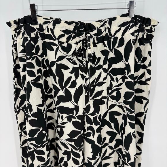 Shein Curve Plus Size 4X Black & White Floral Wide Leg Elastic Waist Pants NWOT - Picture 3 of 6